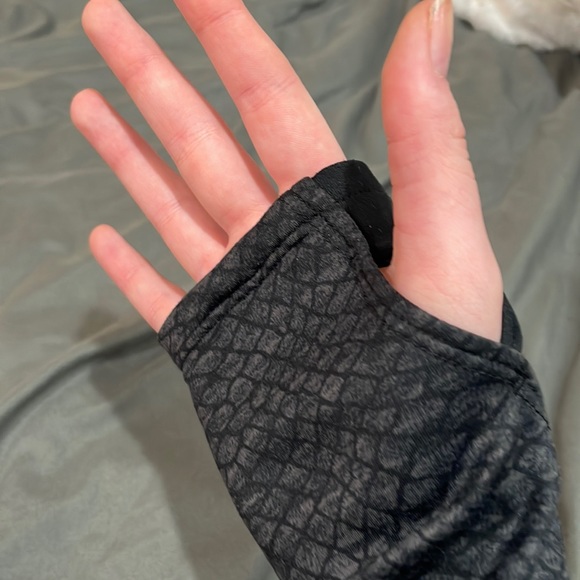 Under Armor fitted jacket - Picture 3 of 3